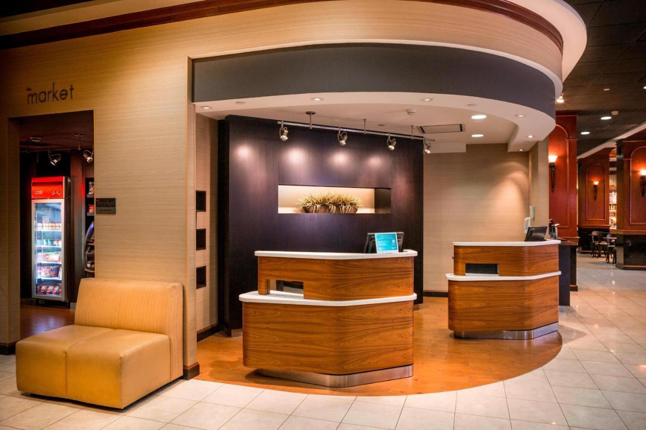 Courtyard By Marriott Norfolk Downtown Hotel Екстериор снимка