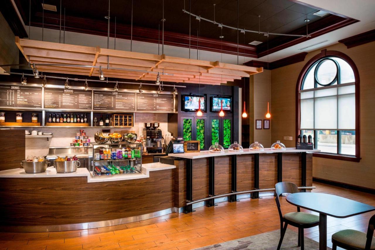 Courtyard By Marriott Norfolk Downtown Hotel Екстериор снимка