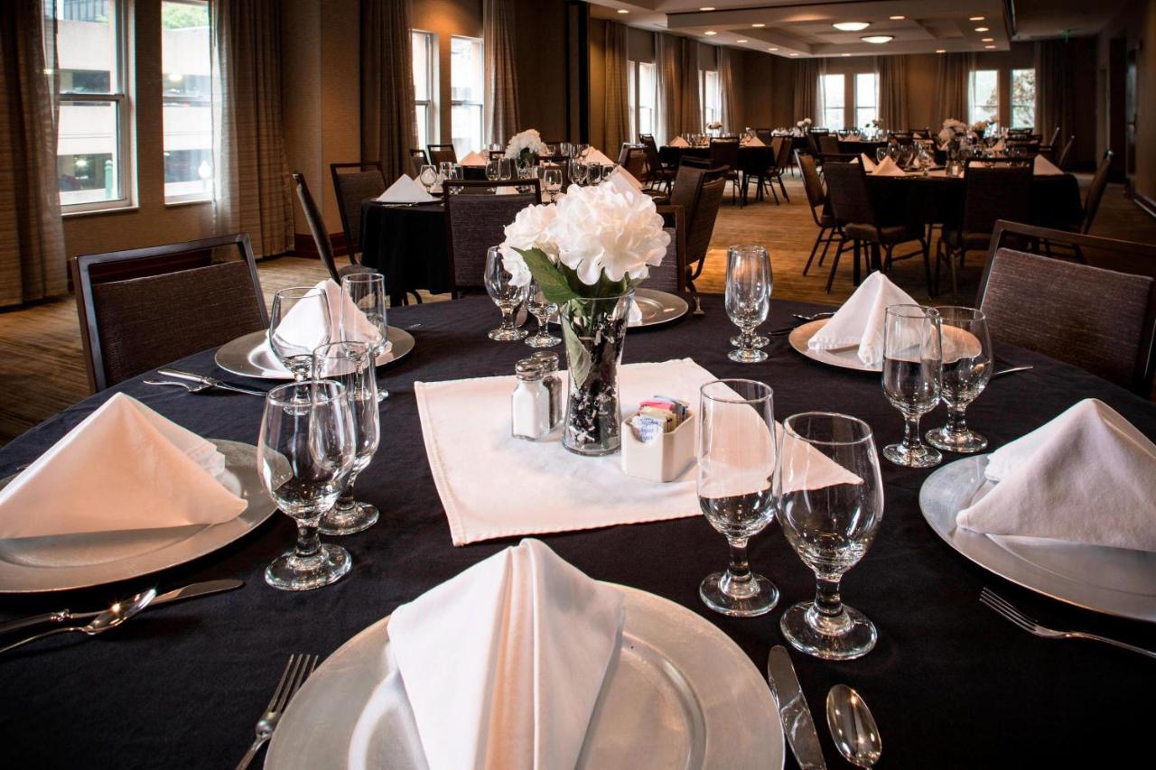 Courtyard By Marriott Norfolk Downtown Hotel Екстериор снимка