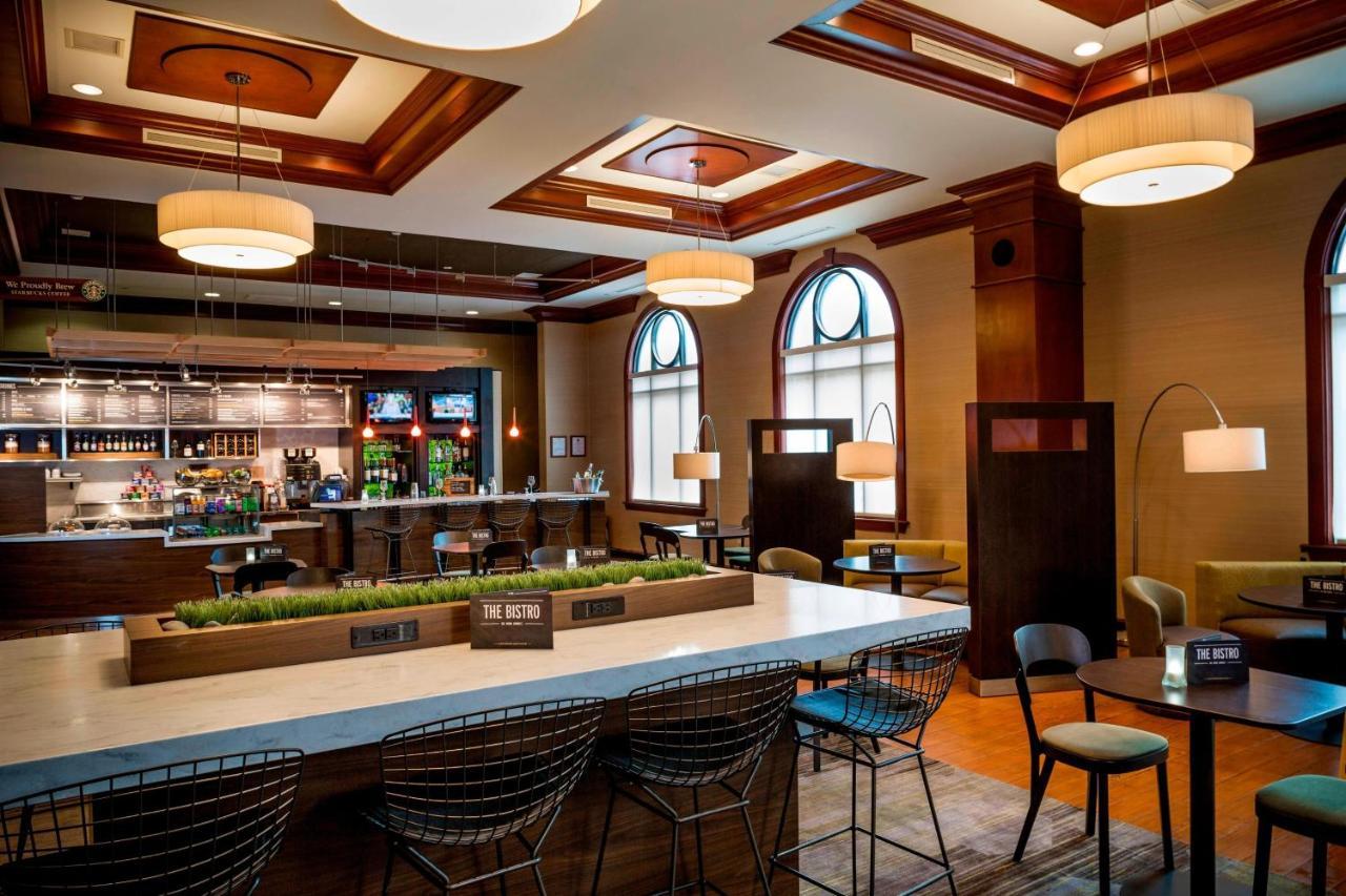 Courtyard By Marriott Norfolk Downtown Hotel Екстериор снимка