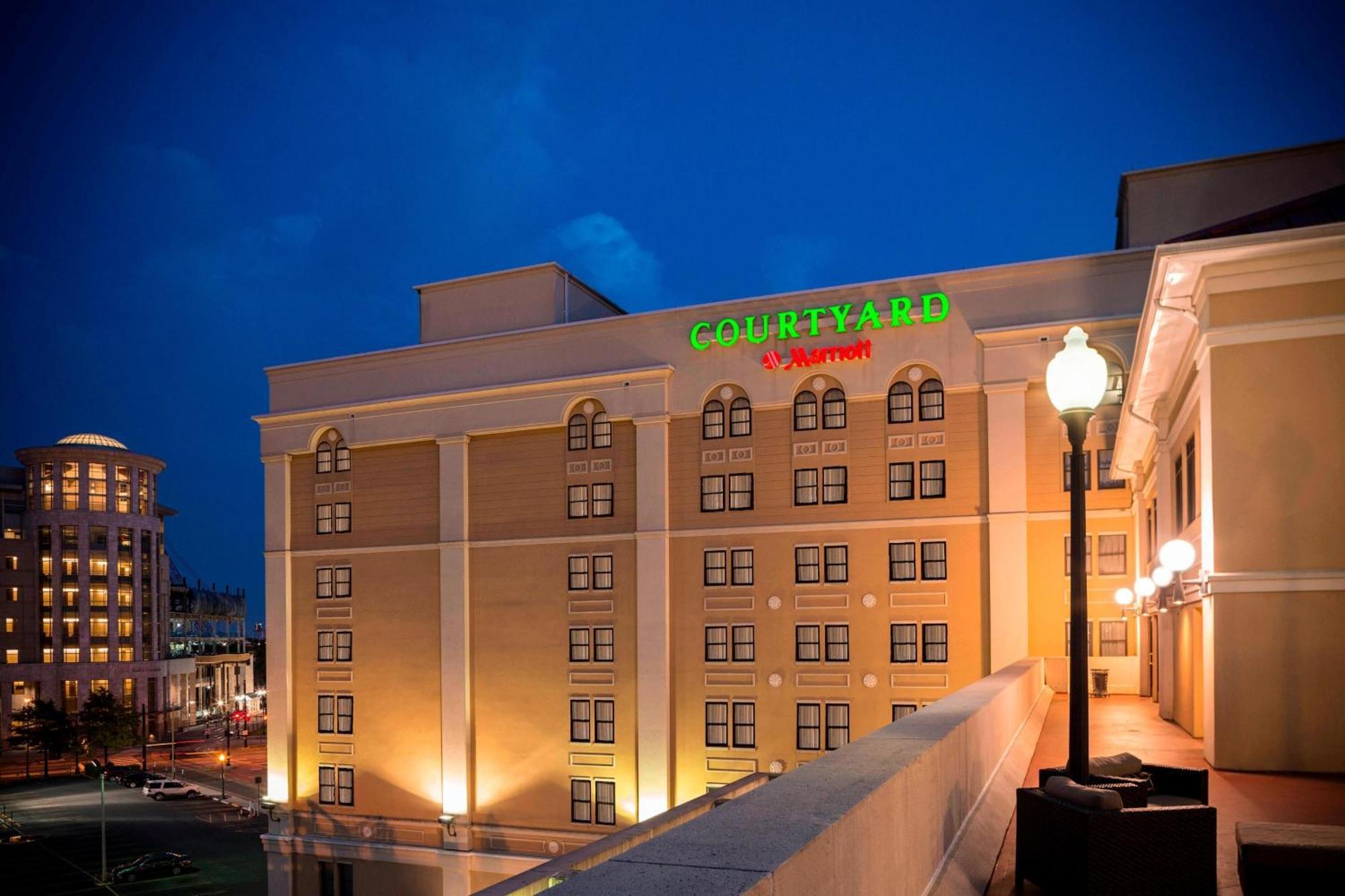 Courtyard By Marriott Norfolk Downtown Hotel Екстериор снимка