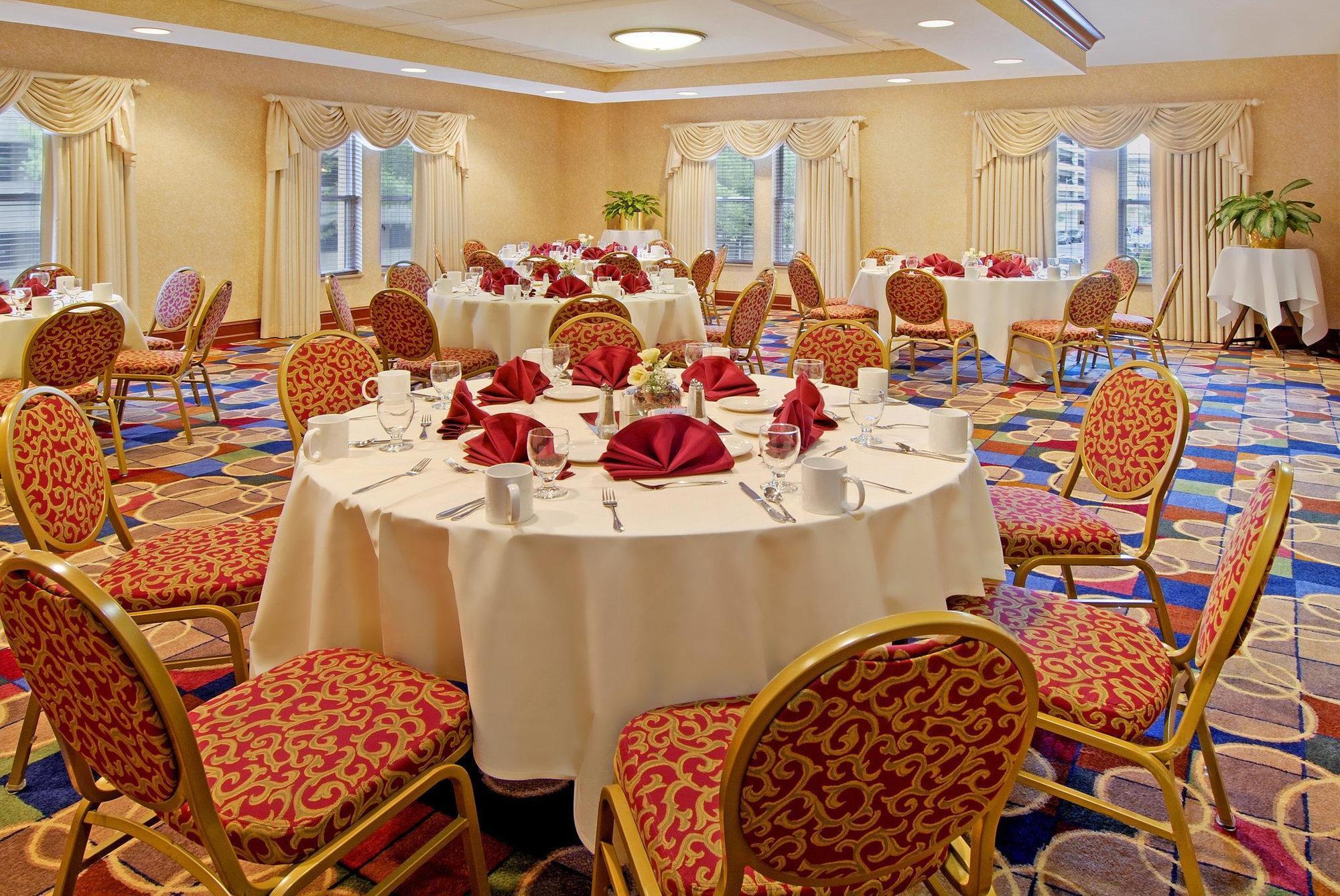 Courtyard By Marriott Norfolk Downtown Hotel Екстериор снимка