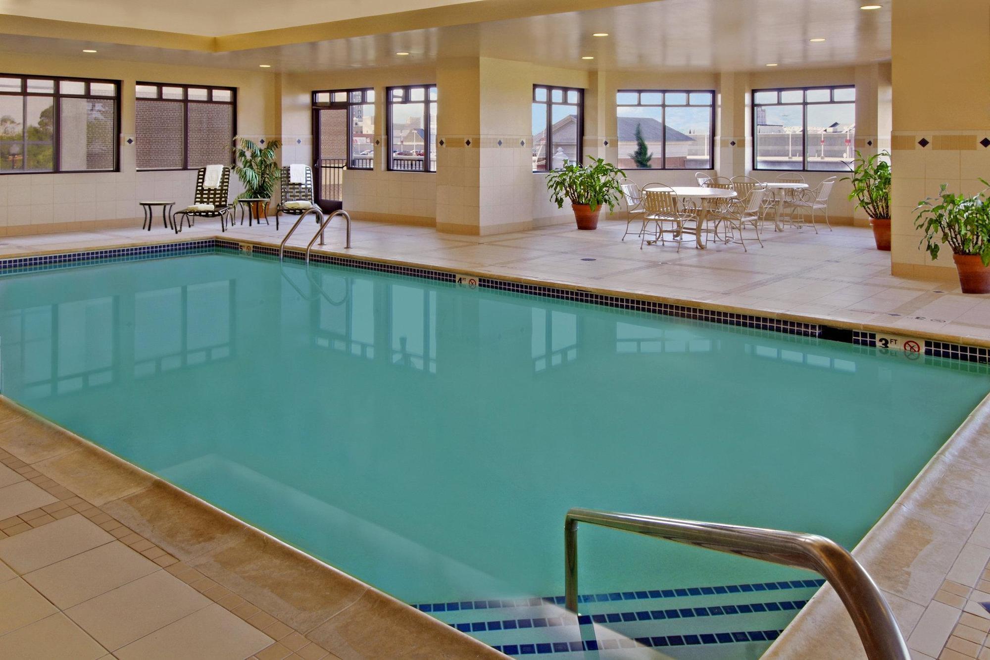 Courtyard By Marriott Norfolk Downtown Hotel Екстериор снимка