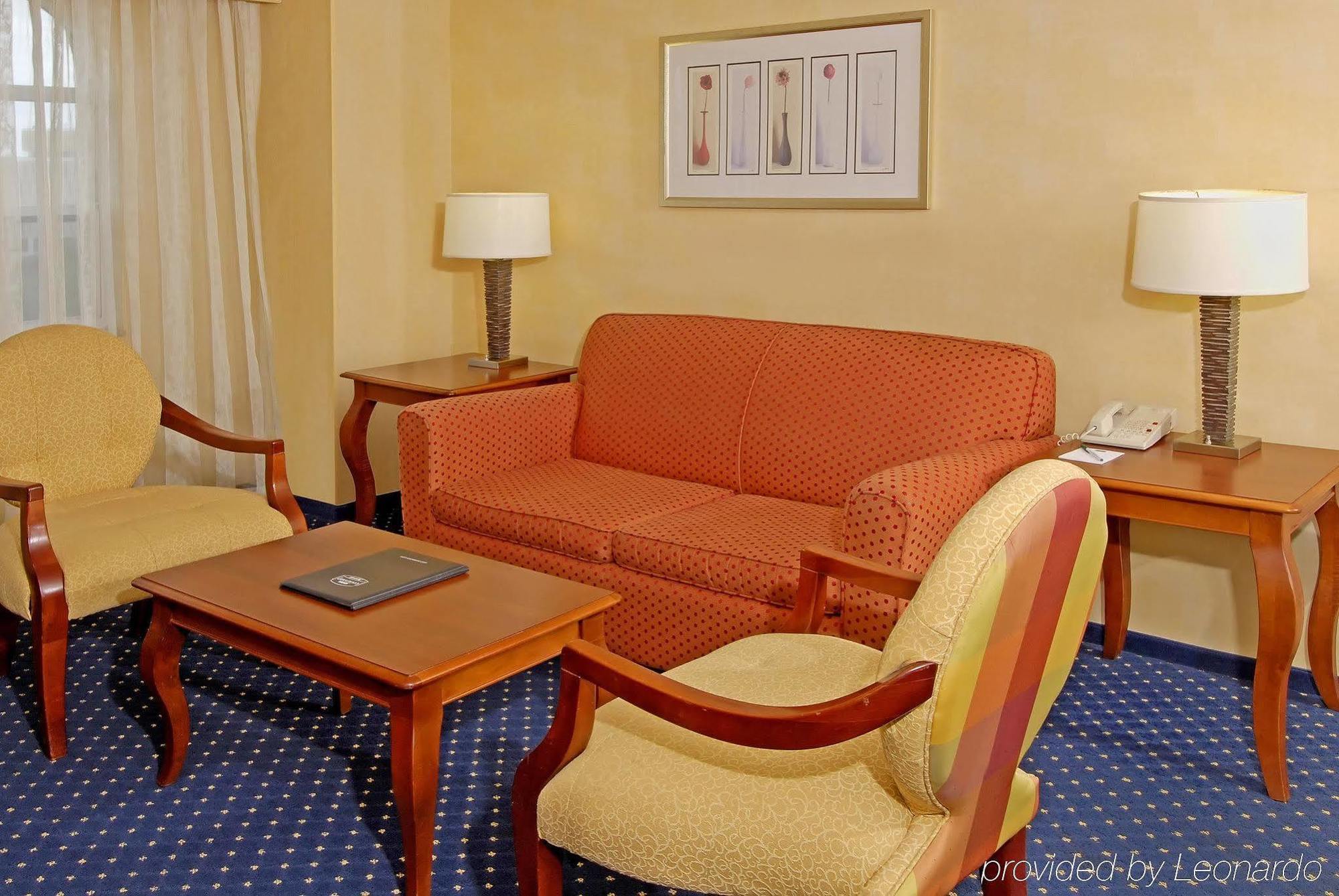 Courtyard By Marriott Norfolk Downtown Hotel Екстериор снимка