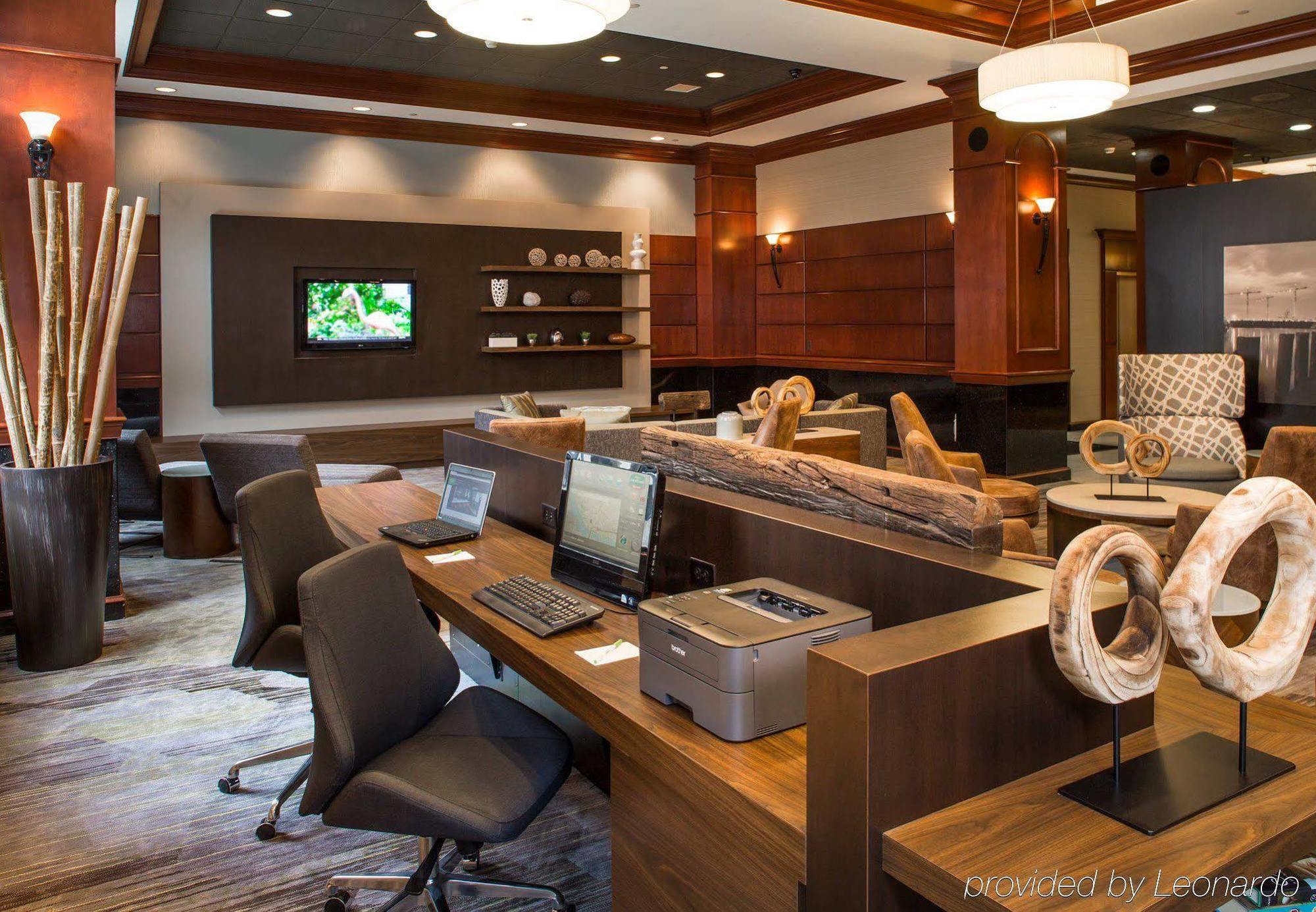 Courtyard By Marriott Norfolk Downtown Hotel Екстериор снимка