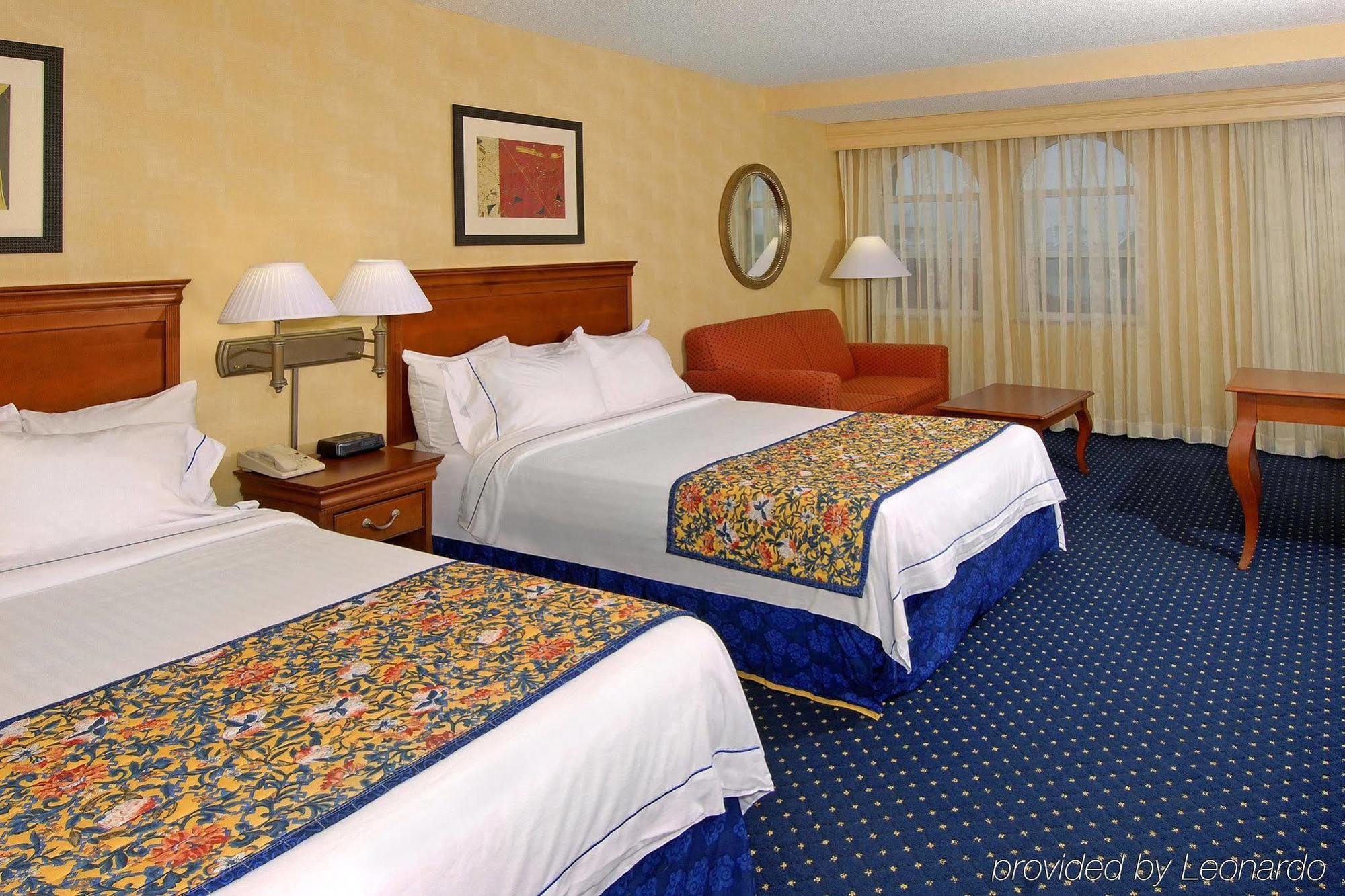 Courtyard By Marriott Norfolk Downtown Hotel Екстериор снимка