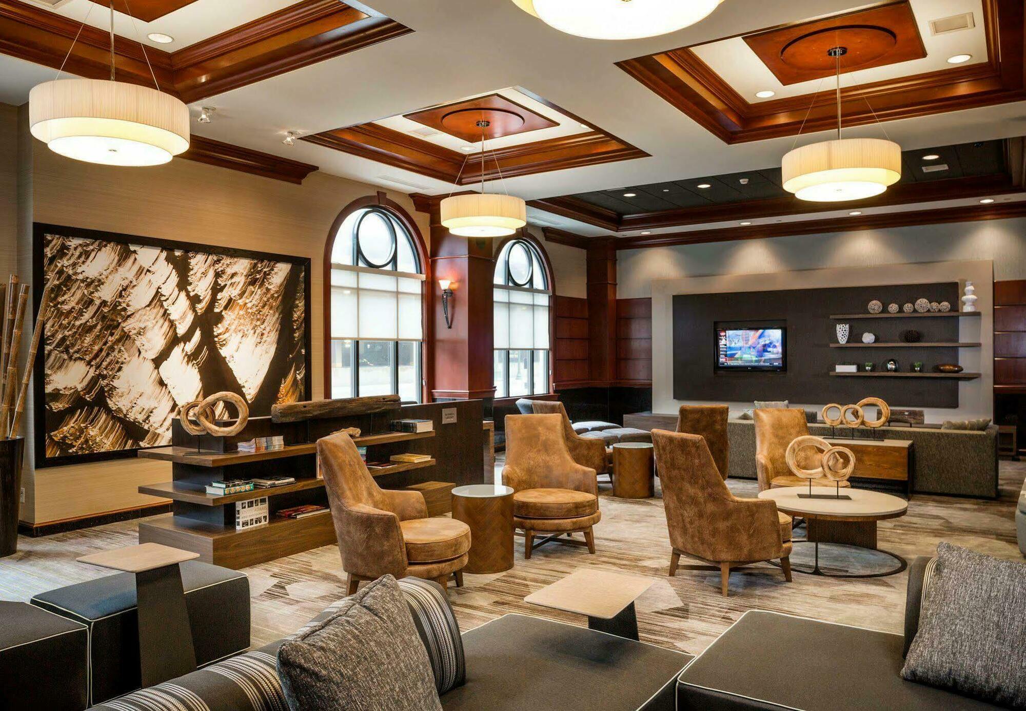 Courtyard By Marriott Norfolk Downtown Hotel Екстериор снимка